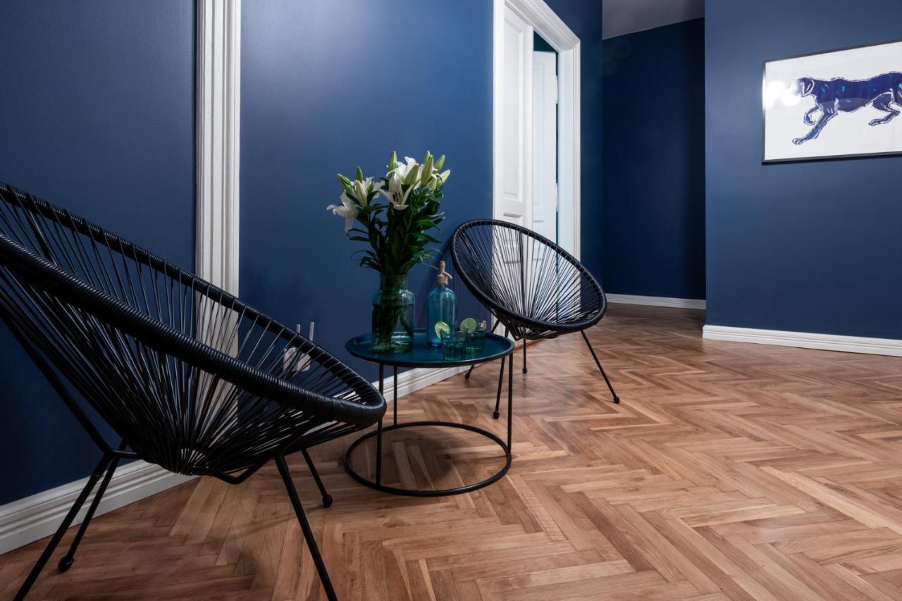 Barbacan Suites - Old Town Apartments - By Upstairs Kraków Exteriör bild