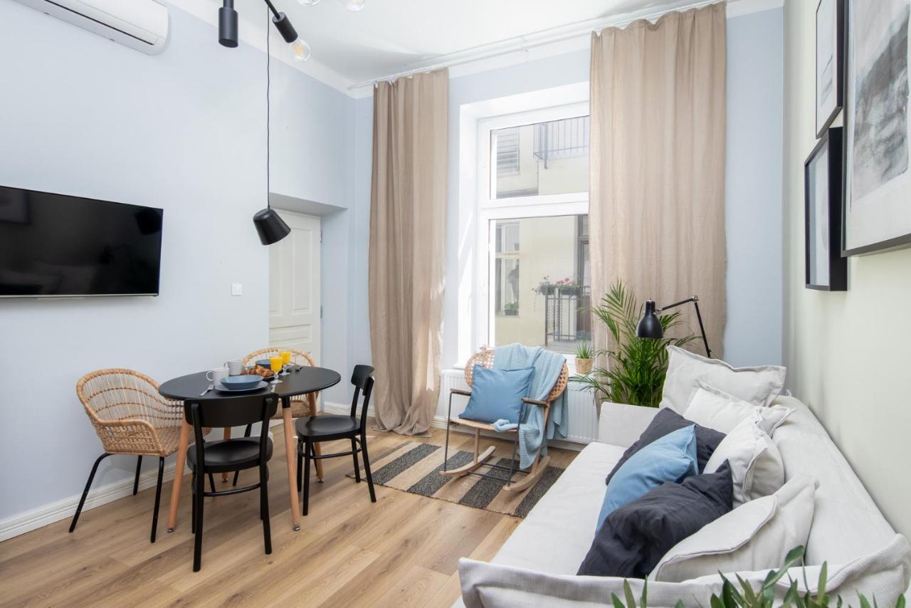 Barbacan Suites - Old Town Apartments - By Upstairs Kraków Exteriör bild