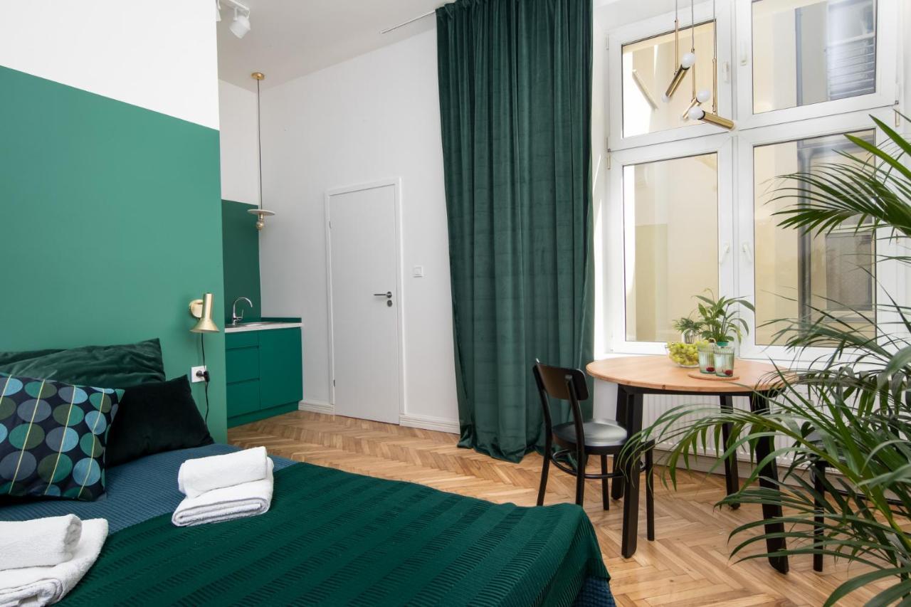 Barbacan Suites - Old Town Apartments - By Upstairs Kraków Exteriör bild